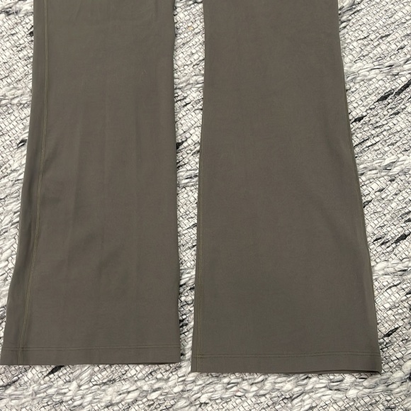 NWT Nike Yoga Straight Leg Leggings - Picture 2 of 6
